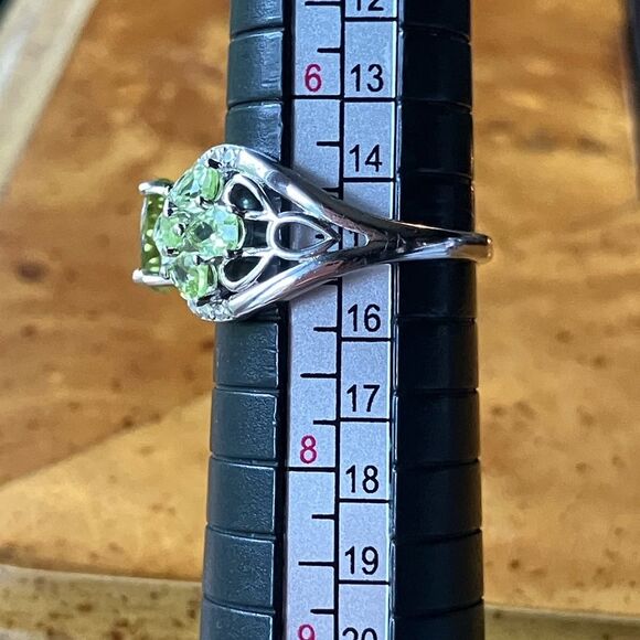 Natural Peridot White Diamond Sterling Silver Ring Size 7 - Picture 8 of 9